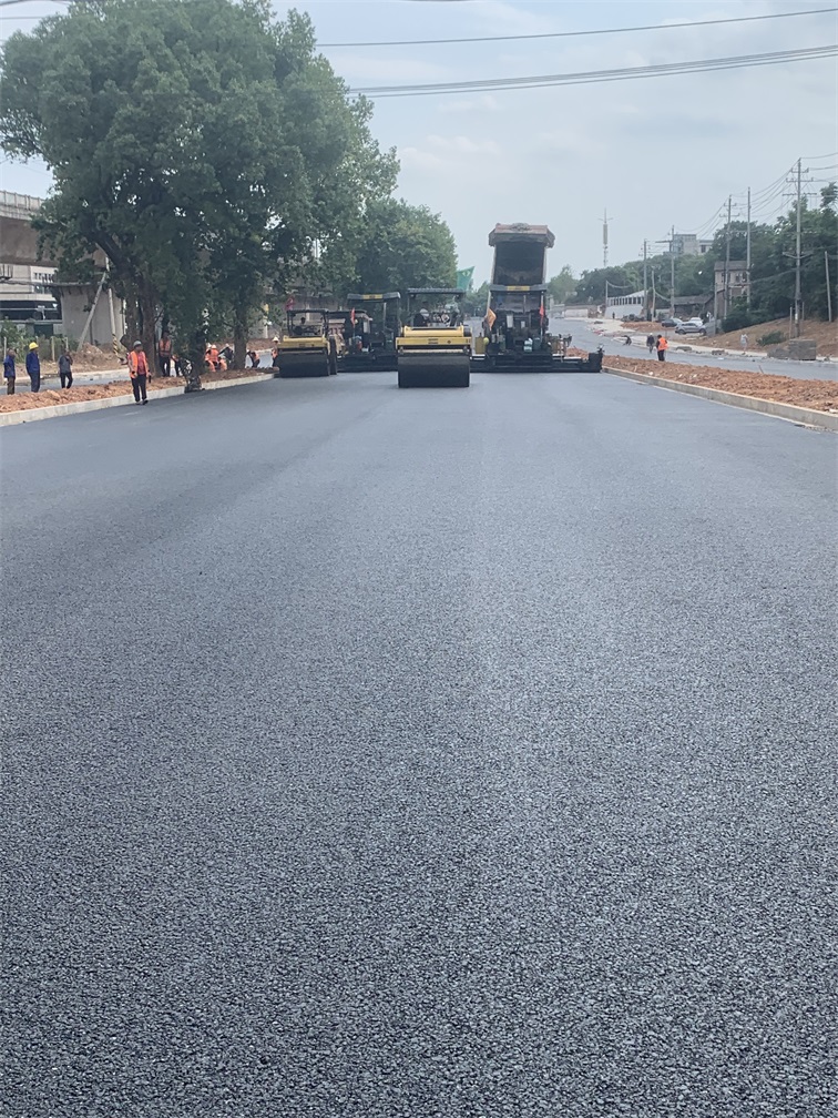 長沙太空金路橋材料有限公司,雙鋼輪壓路機(jī),福格勒瀝青攤鋪機(jī),AC系列,AF系列,SBS系列