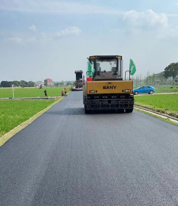 長(zhǎng)沙太空金路橋材料有限公司,雙鋼輪壓路機(jī),福格勒瀝青攤鋪機(jī),AC系列,AF系列,SBS系列