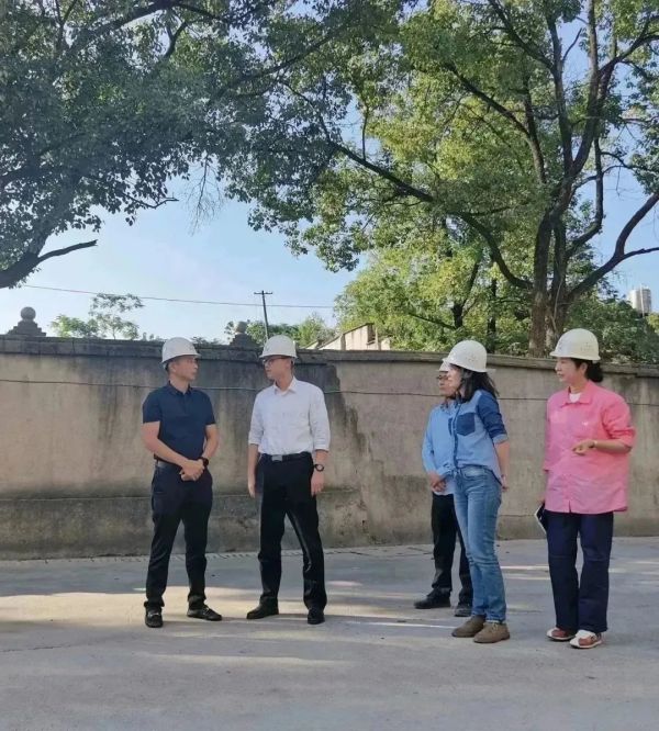 長沙太空金路橋材料有限公司,雙鋼輪壓路機,福格勒瀝青攤鋪機,AC系列,AF系列,SBS系列 長沙太空金路橋材料有限公司,雙鋼輪壓路機,福格勒瀝青攤鋪機,AC系列,AF系列,SBS系列